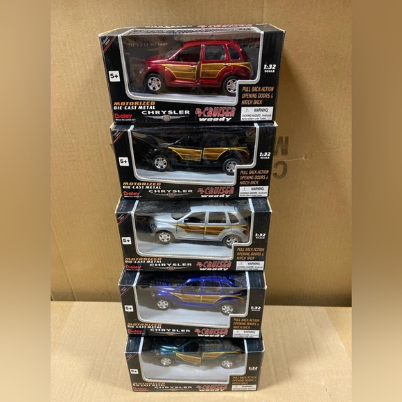 Bundle: Vintage 5 Chrysler PT Cruiser Diecast Model Toy Cars - Picture 2 of 9